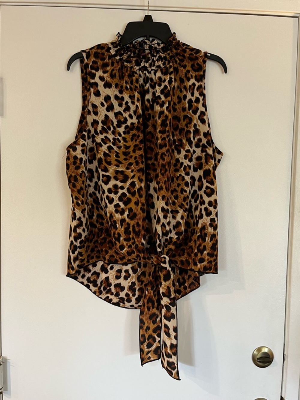 B Famous Leopard Print Sleeveless Blouse